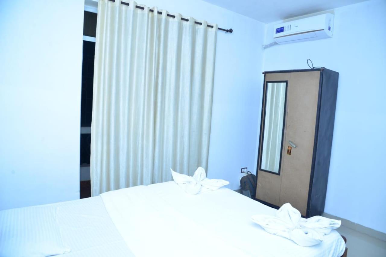 Cliff Heaven 2 Bhk Ac Apartment Orlim Exterior photo