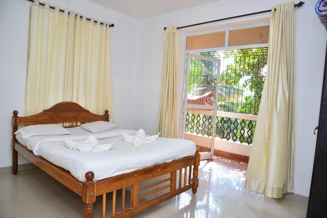 Cliff Heaven 2 Bhk Ac Apartment Orlim Exterior photo